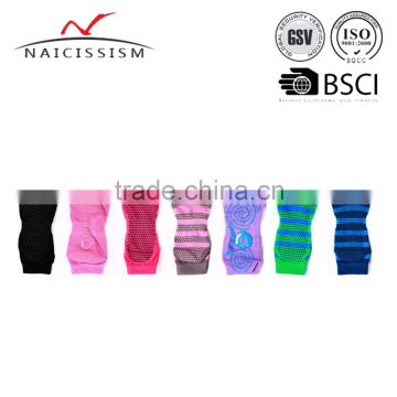 Hight quality customize design ombre dyed grip socks