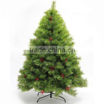 Green Christmas tree Cheap high quality manufacturers Red berries decorate the Christmas tree