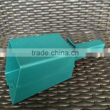 Wholesale PP plastic Heath Bird Seed Scoop And adjust Funnel outdoor,pet animal feeder for zoo&farmer