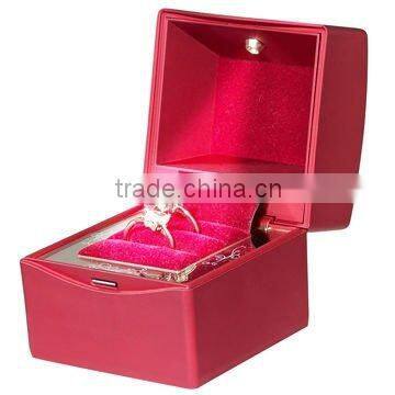 engagement ring box with light