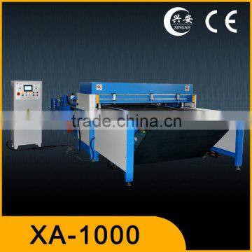Automatic die traveling hydraulic non woven roll cutting machine