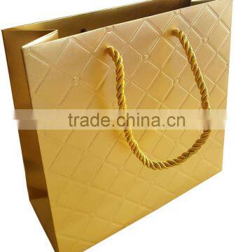 Luxury High Quality Fashion Paper Shopping Bag With Embossing photo-6