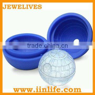 Whisky mixer football ball shaped silicone ice cube tray