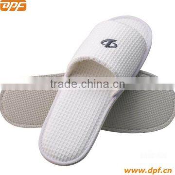Disposable 100% Cotton With Beautiful Embroidery Hotel Slippers