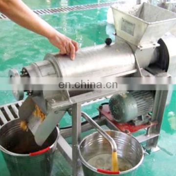 Fully automatic spiral fruit juicing machine with good performance