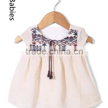 Pretty fashion dress 2016 baby embroidery design short sleeves dress