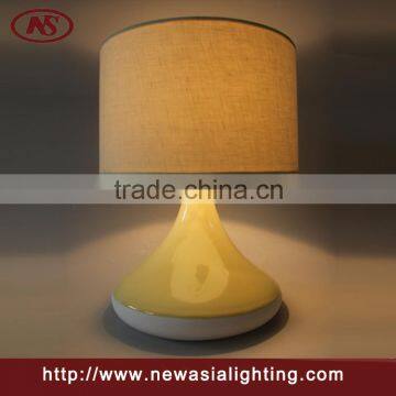 Round yellow base fabric shape cramic table lamp