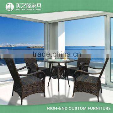 Cheap customized black or white rattan dinning round table and 4 chairs set