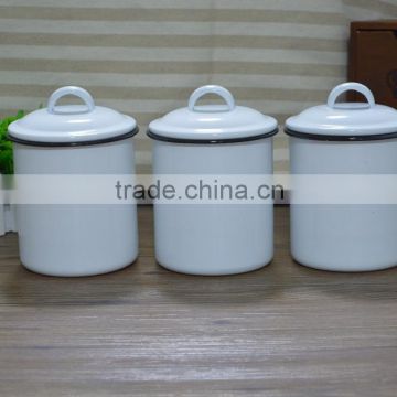 9072 Enamel canister and tumbler