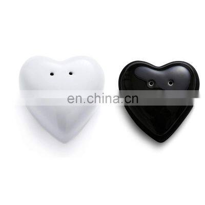 black heart shaped wedding ceramic salt container and pepper shakers holder set herb & spice tools