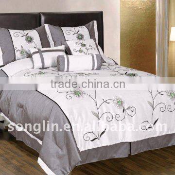 7Pcs Embroideried Comforter Set