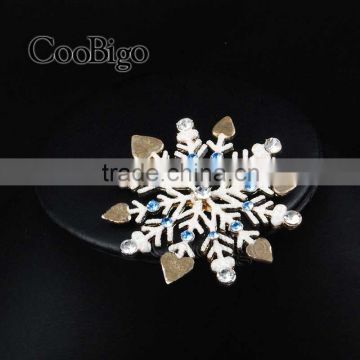 Fashion Jewelry Rhinestone Glitter Powder Snowflake Pin Brooch Silver Plated Christmas Party Promotion Gift Apparel Accessories