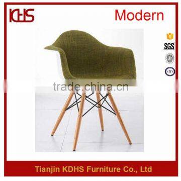 China Manufacturer Durable Plastic Cosy Wide Seat Wood Emes Leisure Chair