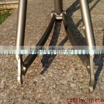 Customized Titanium Road Bicycle Frame Touring Bike Frame With Polished Logo & Integrated Head Tube photo-5