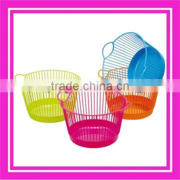 small simple plastic laundry bakset with handle