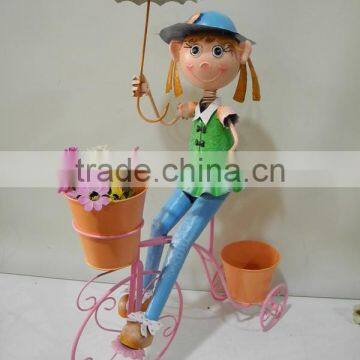 Cheap metal girl with umbrella for home decoration