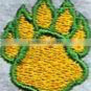 Competitive price for dog paws embroidery paches iron on style.