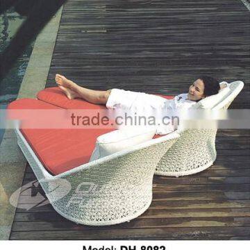 New design rattan chaise lounger
