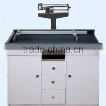 Mechanical Pediatric Scale With Infantometer