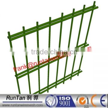 Hot dipped galvanized and pvc coated twin wire welded mesh fence