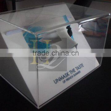 2016 New design custom white acrylic display box with mask display stand