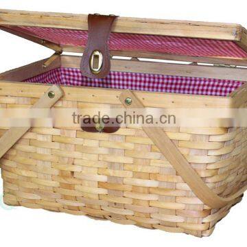 Gingham lined with folding handles woodchip picnic basket