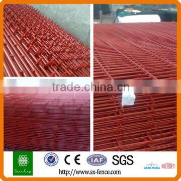 Hot sale China 656 pvc coated double wire mesh fence (manufacturer)