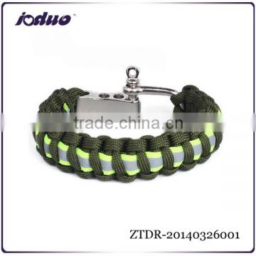 2016 handwoven survival bracelet glow in the dark adjust steel buckle paracute bracelet ZTDR-20140326001