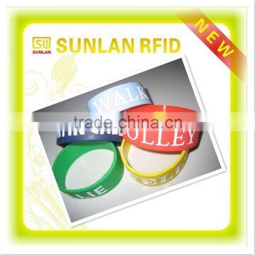 Newest Style Customized silicone wristband / bracelets/ wrist band