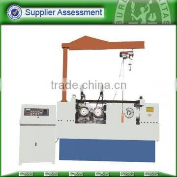 Automatic thread roll machine for bolt