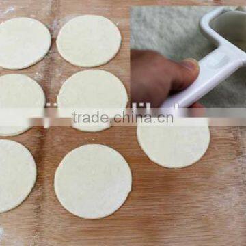 Wholesale Stock Small Order Kitchen 360 Degree Rotate Dumpling Wrapper Mould photo-4