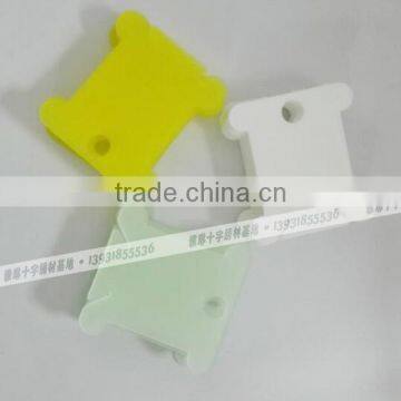 Wholesale Bobbin Winding Board Craft Colorful Plastic Sewing Tools for Cross Stitch Winding Bobbin Card photo-2