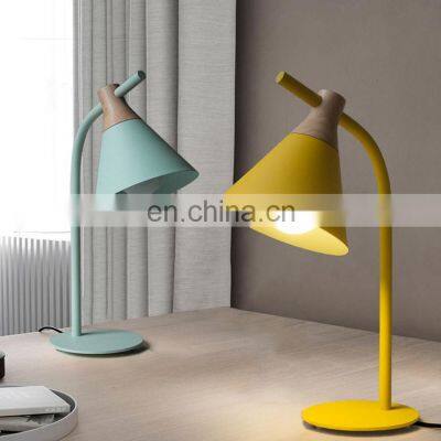 European Led Modern Minimalist Desk Light Bedroom Bedside Aluminum Long Stand Table Lamp