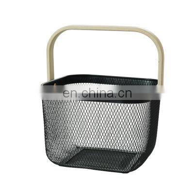 New Manufacture Hot Selling Popular Metal Wire Iron Black Picnic Fruit Basket With Wood Handle Kitchen Home Storage Basket