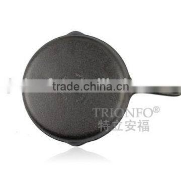 TRIONFO pre-seasoned 25cm cast iron frying pan with short handle