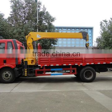 New coming crane truck on sale FAW 4*2 7 ton truck cranes