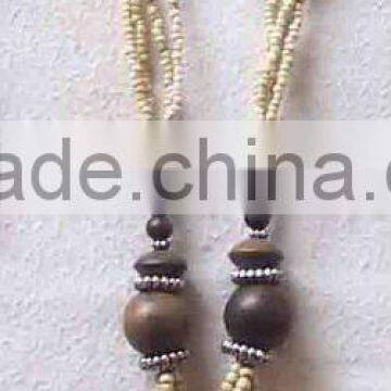 shell button necklace