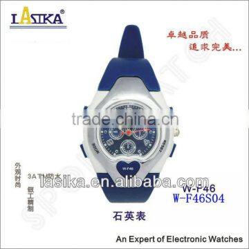 2013 fashionable style quartz watch