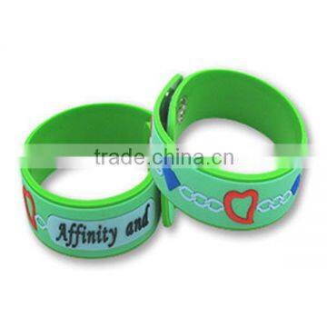 2014 new promotional 3d heart shape pvc bracelet silicone wristband