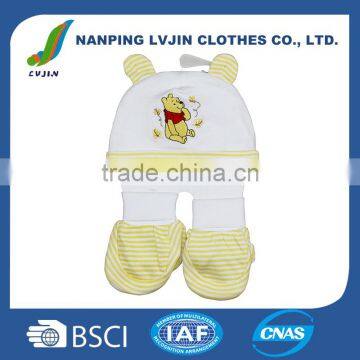 White Baby Set Baby Shoes , Hat,Soft Baby shoes Warm Hat Baby Set clothes manufacturers