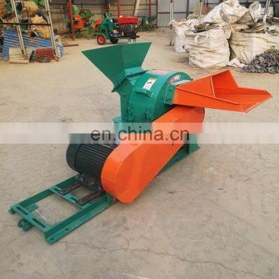 China Factory Waste Wood Bamboo Tree Straw Crushing Machine Mobile Wood Crusher Machine Diesel-powered Chipper photo-2