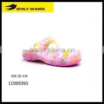 Lady's floral pattern pink beach shoe