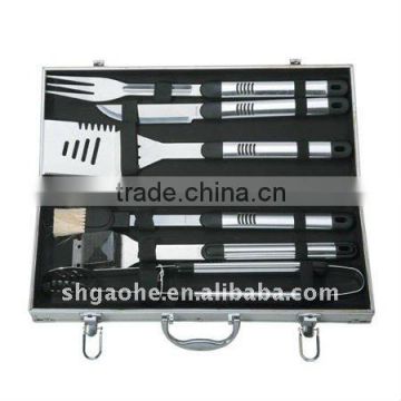 5pcs local Chinese wood handle bbq gril set with aluminum carry case / 10pc set BBQ tools packed in aluminium case