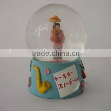 Polyresin Japan Girl Figurine Water Globe Decoration Craft