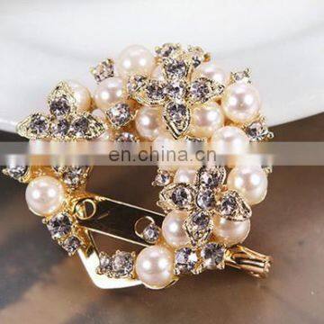 2017 New Fashion design brooches with diamond