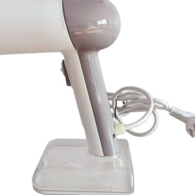 Portable and Efficient Garment Steamer - Keep Your Clothes Neat Anywhere