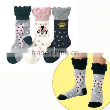 Puff rib lace pattern socks