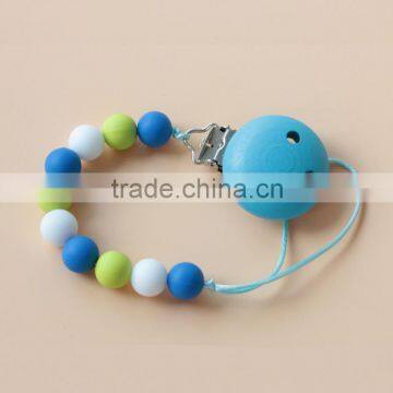 FDA/LFGB heathy and safe pretty magic pacifier holder can be customized