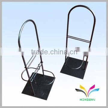 Counter Table Stand Metal Water Bottle Display Rack for 2 Bottles Stand