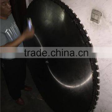 Disk-blade cutting machine for cutting CLC blocks wall panels